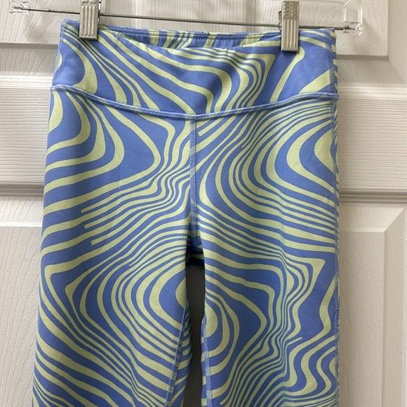 Athleta Girl Chit Chat Kick Flare Capri - Picture 6 of 13